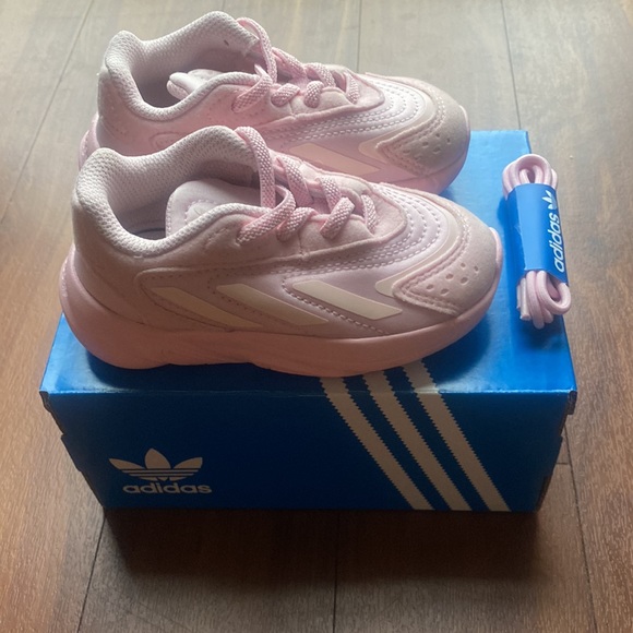 Pink Adidas - Picture 3 of 9